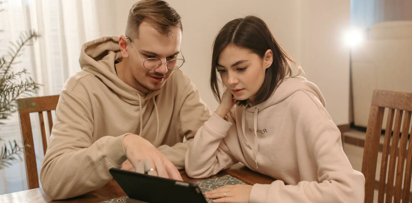 What Learning Everyday Technology Costs and What Shapes the Price